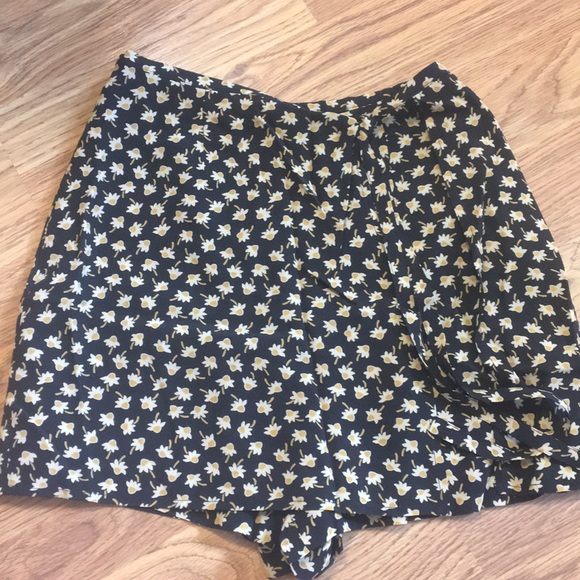 Banana Republic Black Skort - Picture 1 of 1
